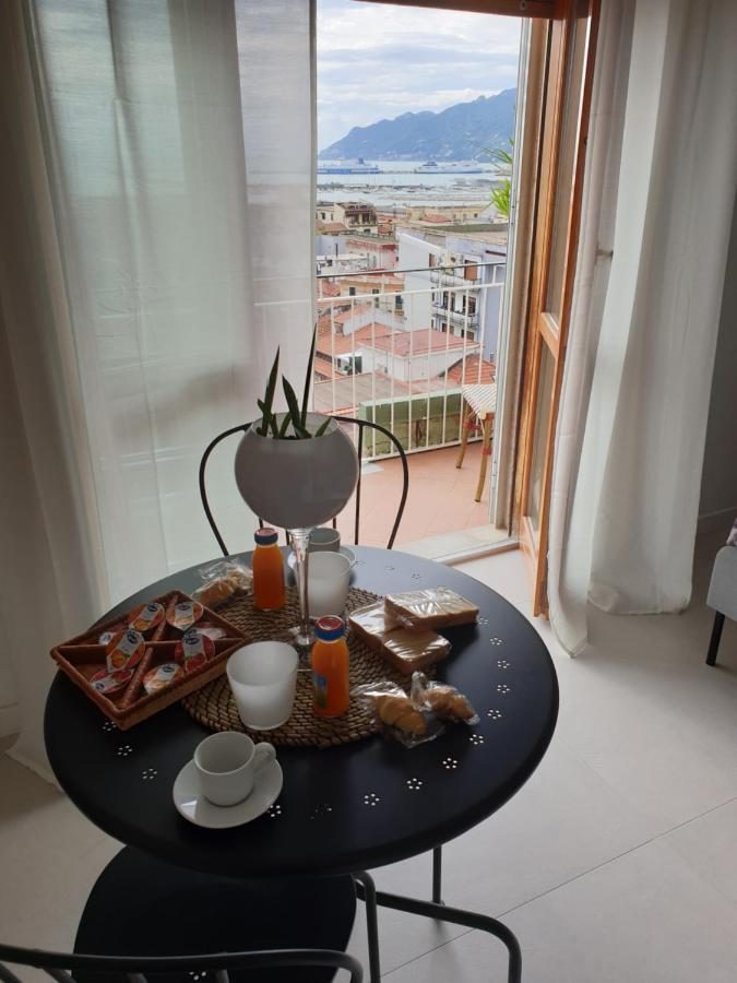 Oasi Al Centro Con Parcheggio Bed and Breakfast Salerno Exteriör bild