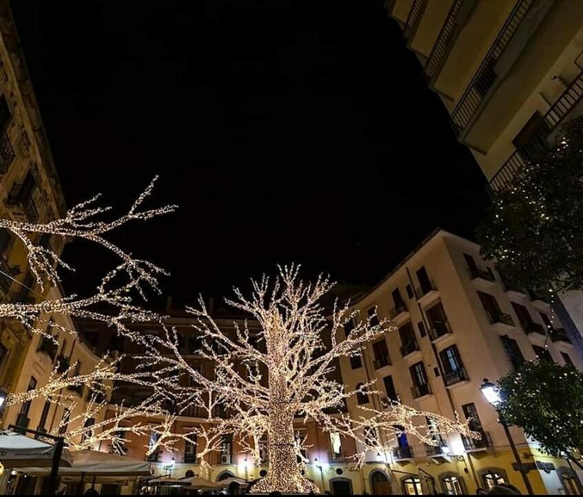 Oasi Al Centro Con Parcheggio Bed and Breakfast Salerno Exteriör bild