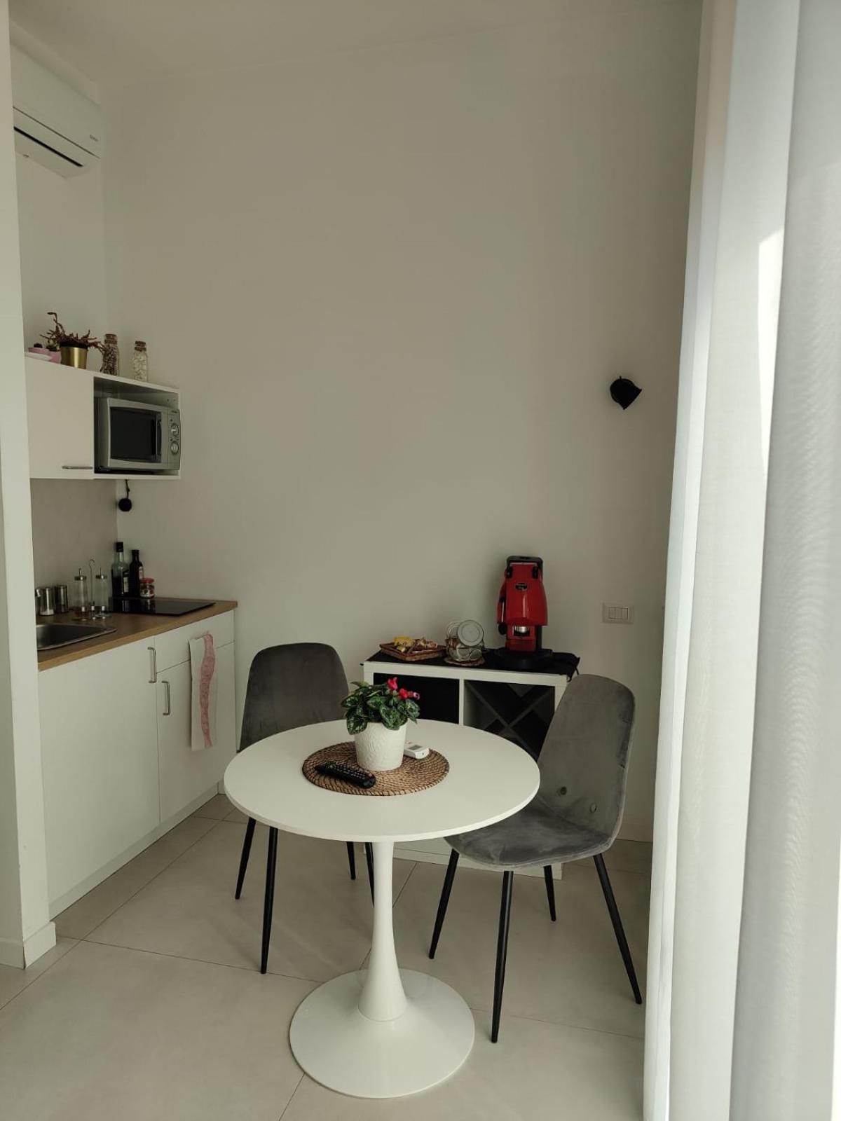 Oasi Al Centro Con Parcheggio Bed and Breakfast Salerno Exteriör bild